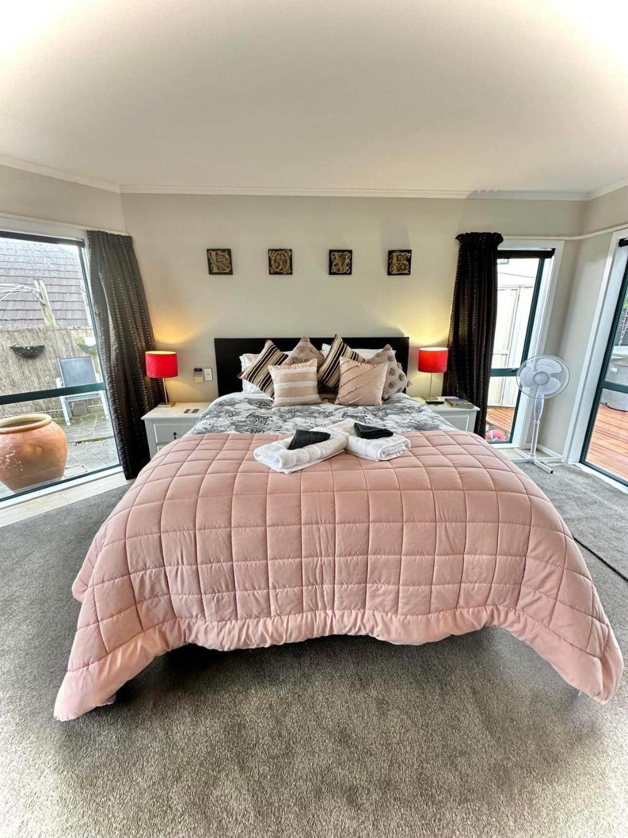 Observation Guest Suite Paraparaumu Bagian luar foto